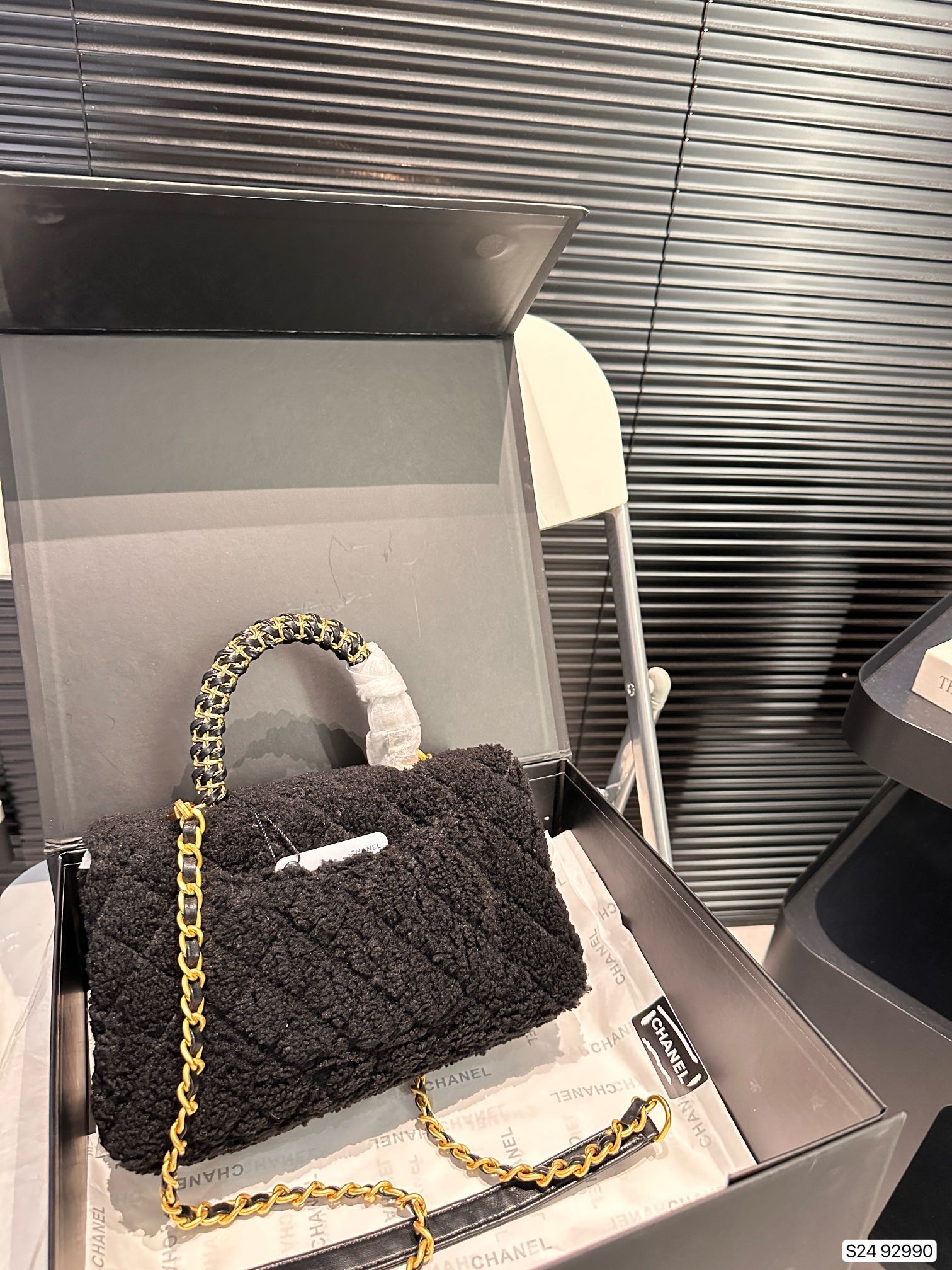 Chanel Handbag 92990 LLS581 23cm