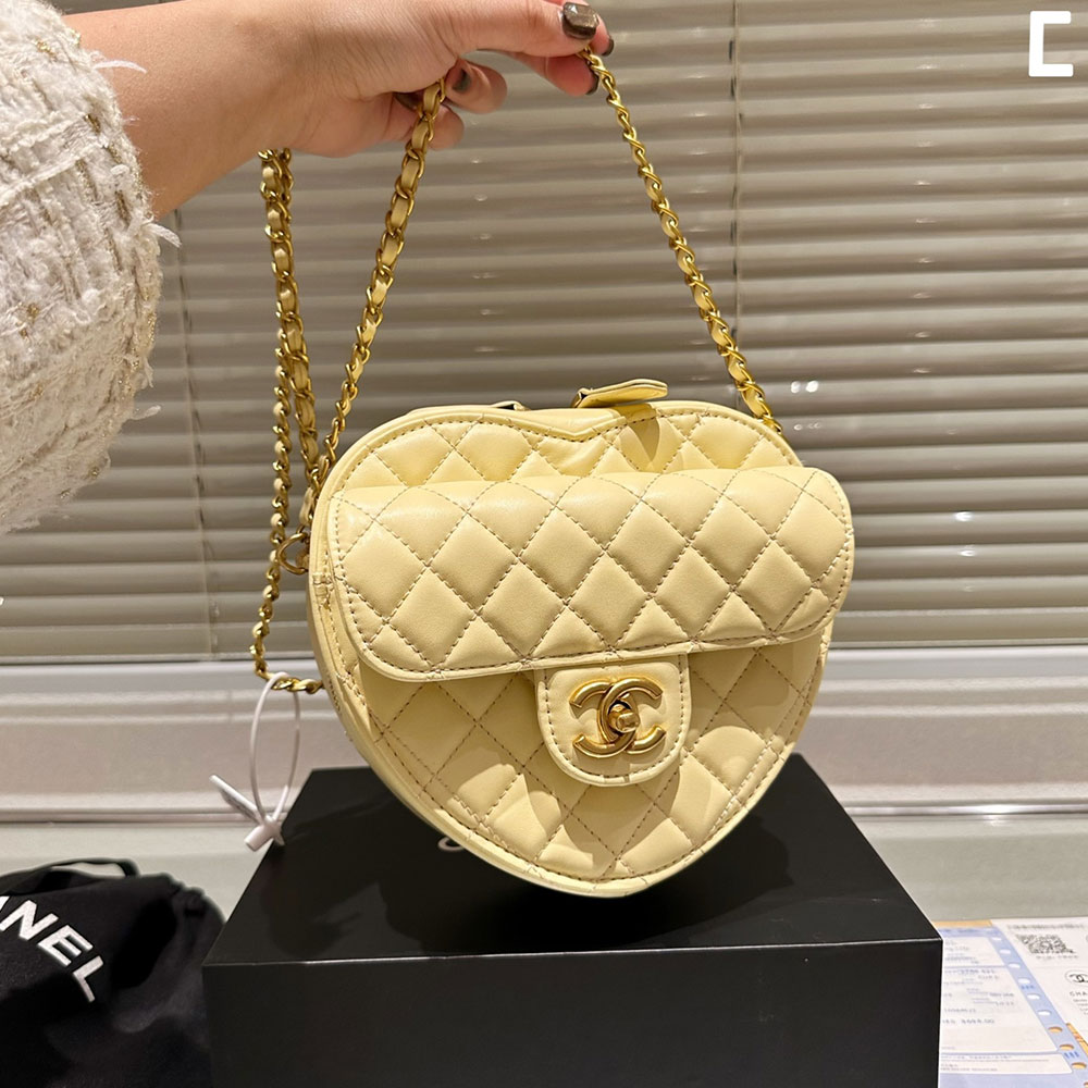 Chanel  Peach Pericardium Across The Body Bag (Replica）