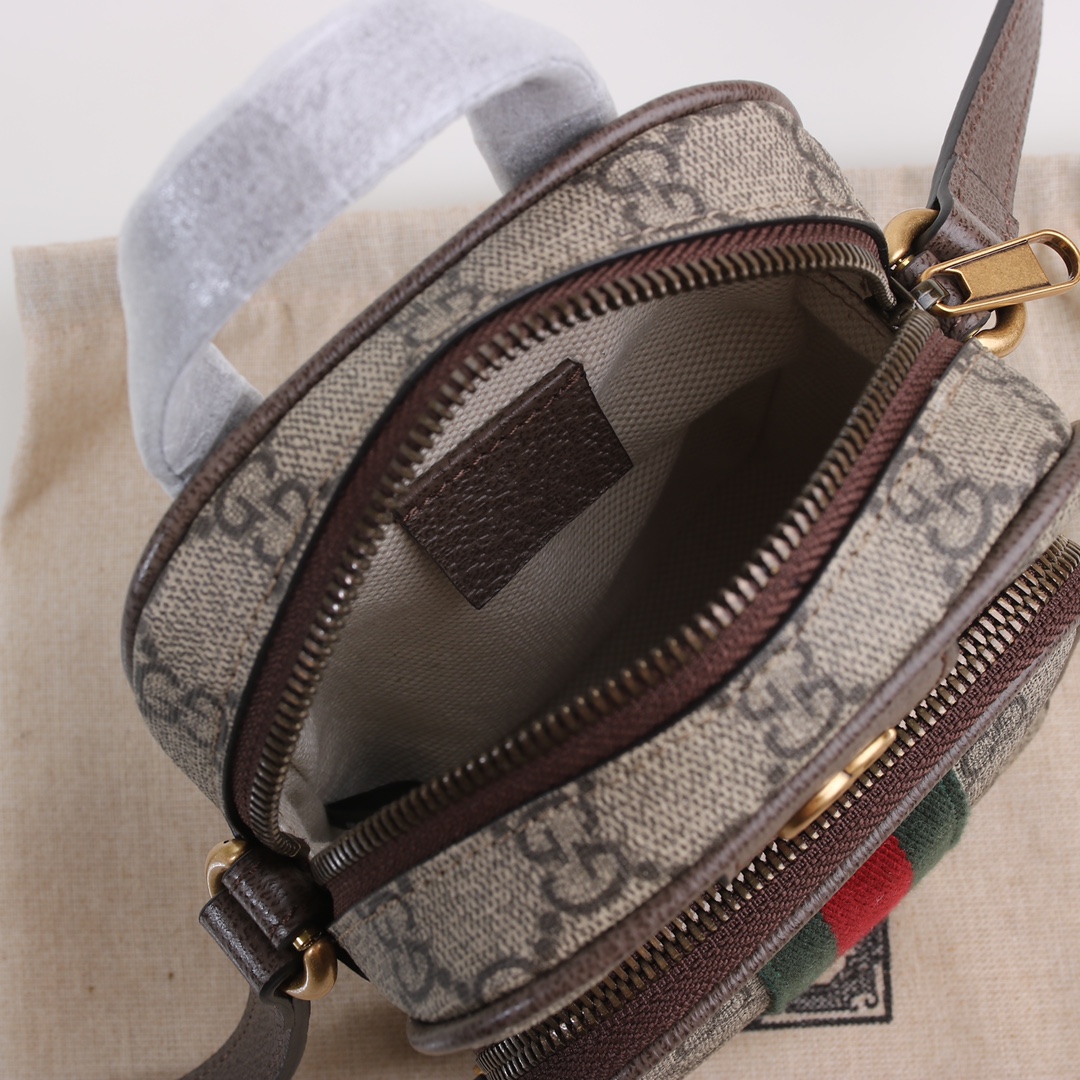 GUCCI 671682 12x16x7 cm