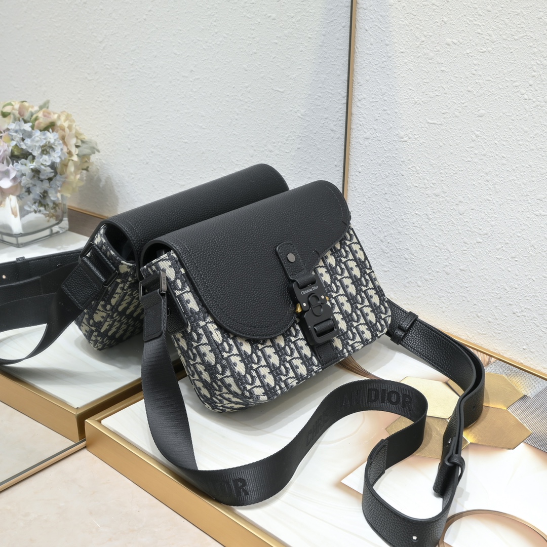 Dior Mini Saddle Bag With Strap 9911 XB012 23cm
