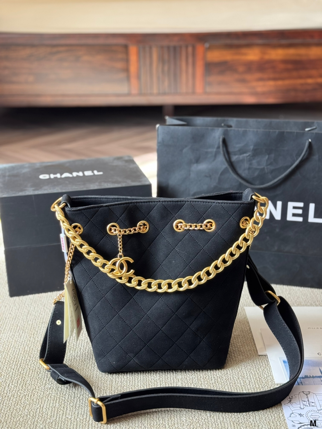 Chanel Bucket Bag 040 DB581 28cm
