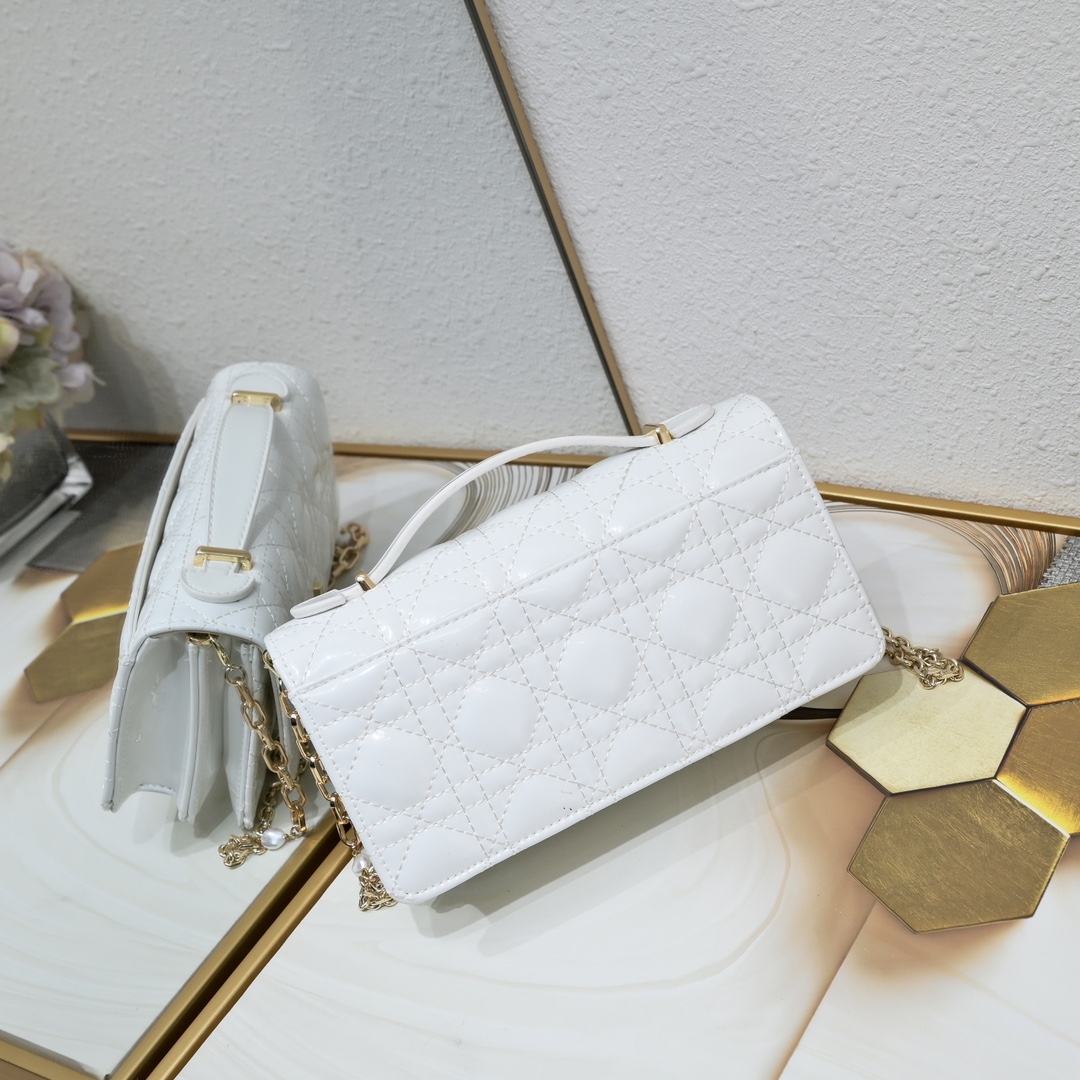 Miss Dior Mini Bag White patent leather CD2023 XB071 21cm