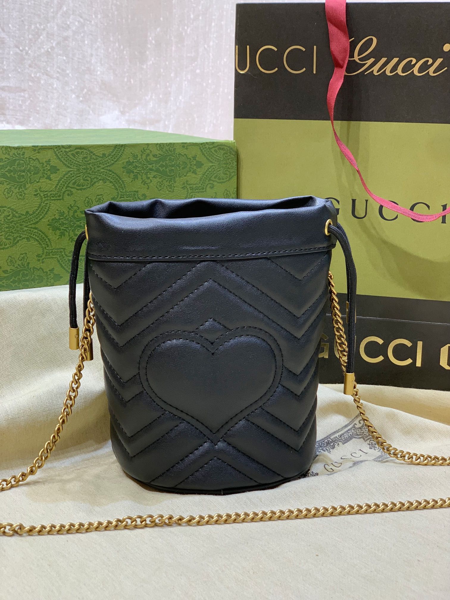 GG Marmont Mini Bucket bag 575163 LM051 19cm