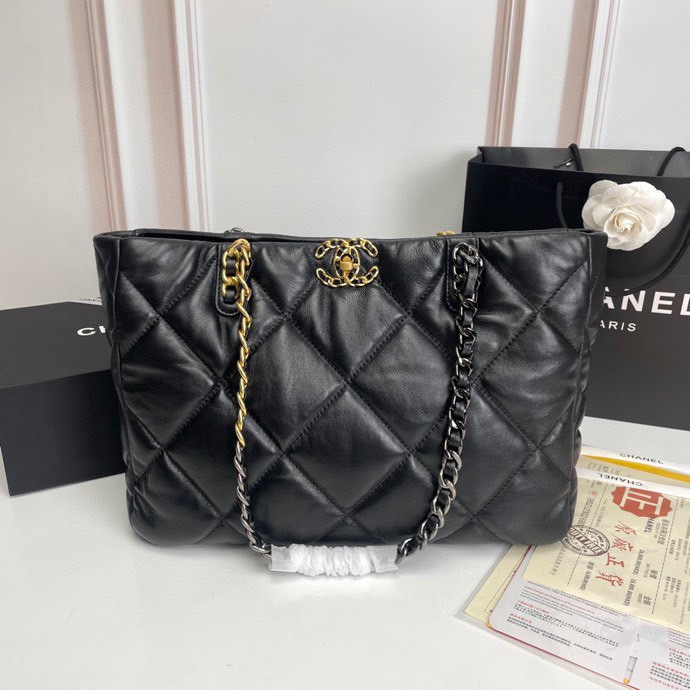 CHANEL 19 SHOPPING BAG