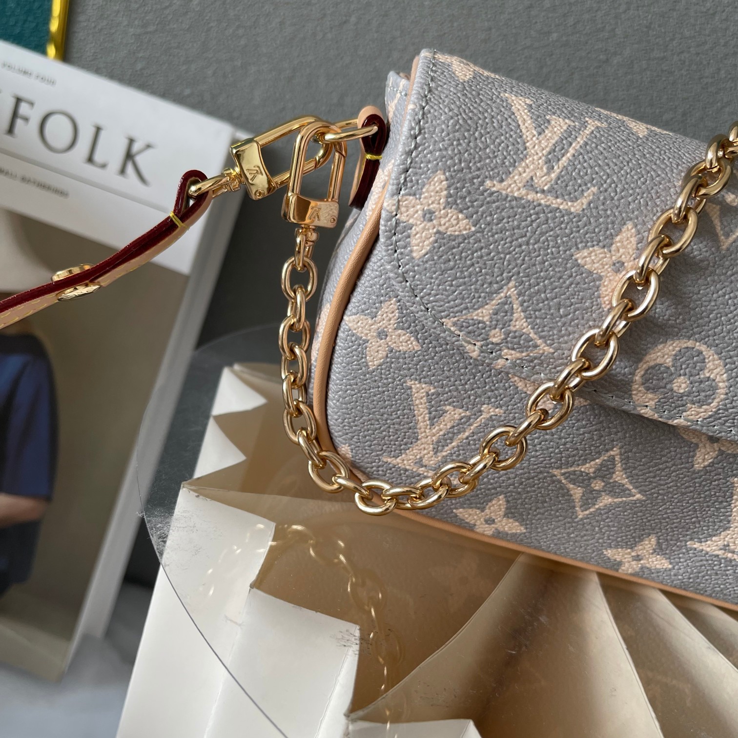 LV Wallet On Chain Ivy M12778 LM031 23.5cm