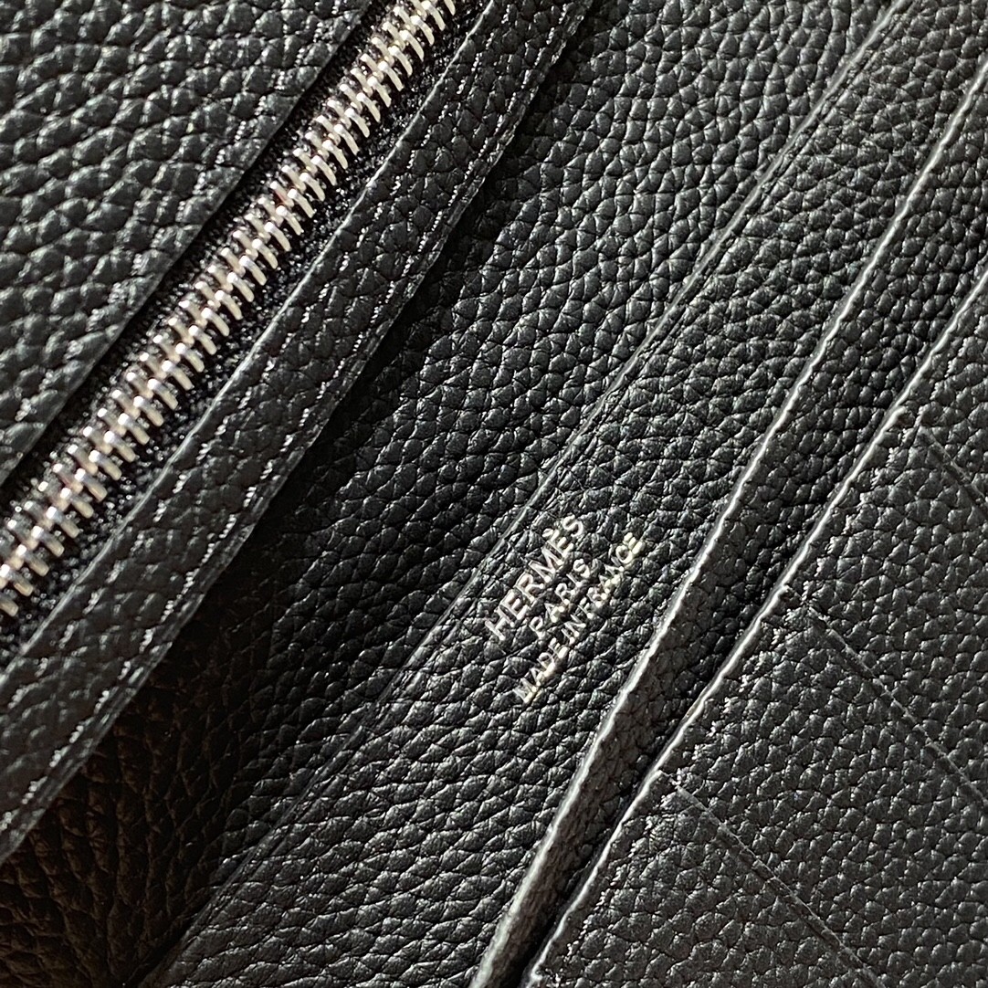 Hermes Bearn Bifold Wallet Togo Leather Black