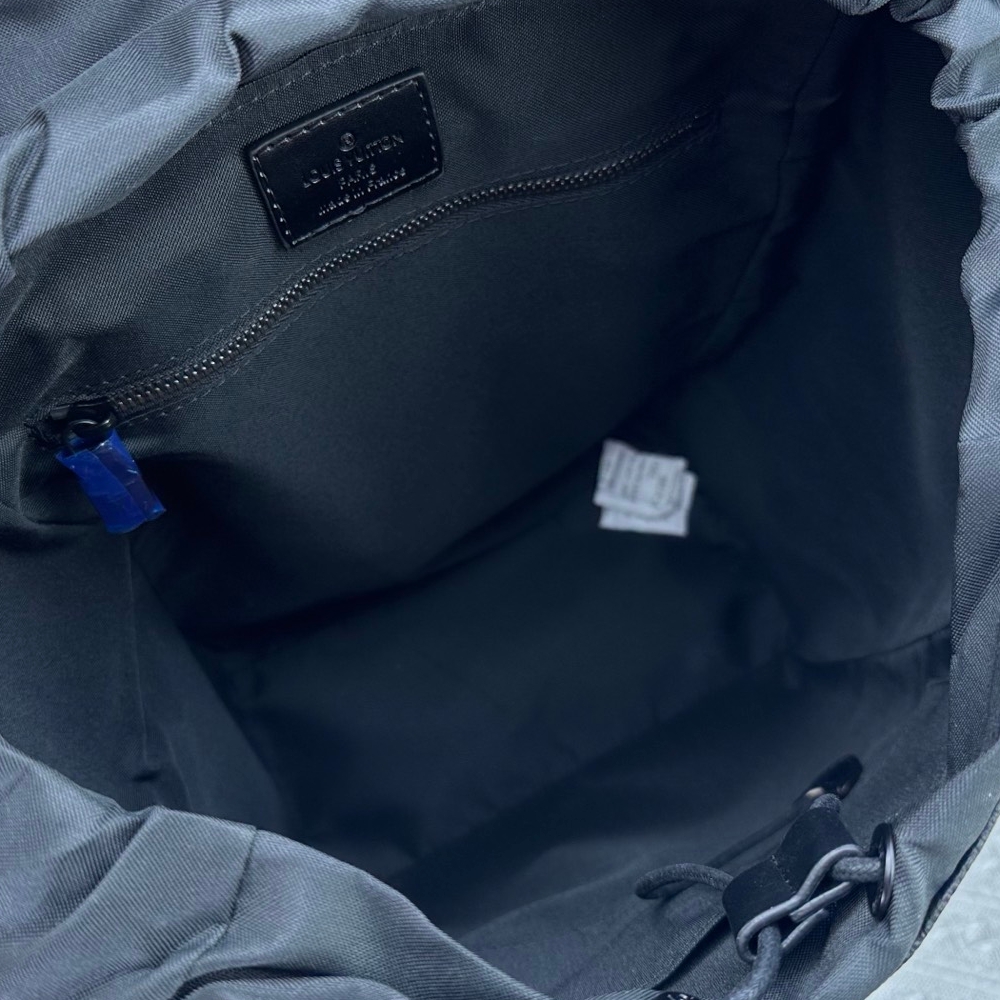 Louis Vuitton Men's Adjustable Shoulder Bag M43680 Trekking