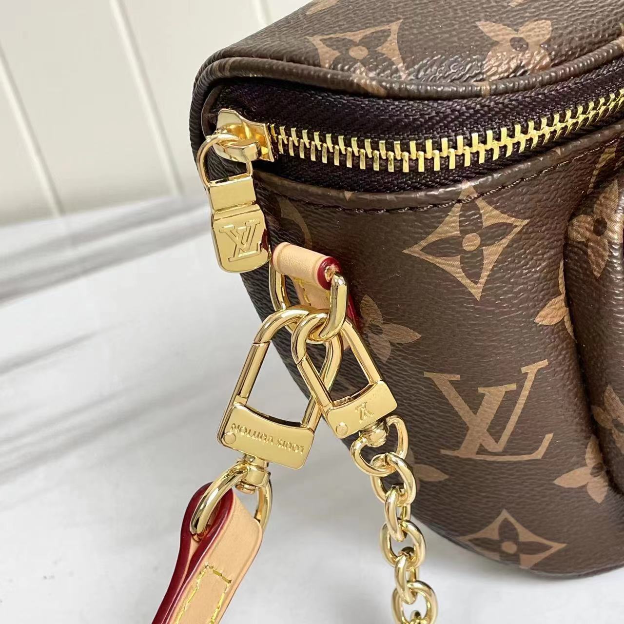 LV Gradient Mini Bumbag M82208 LM011 17cm