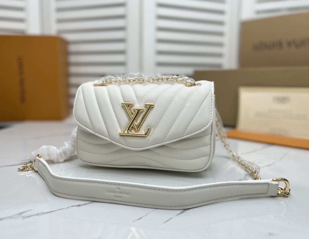 LVM20687MQ002 21 x 12 x 9 cm