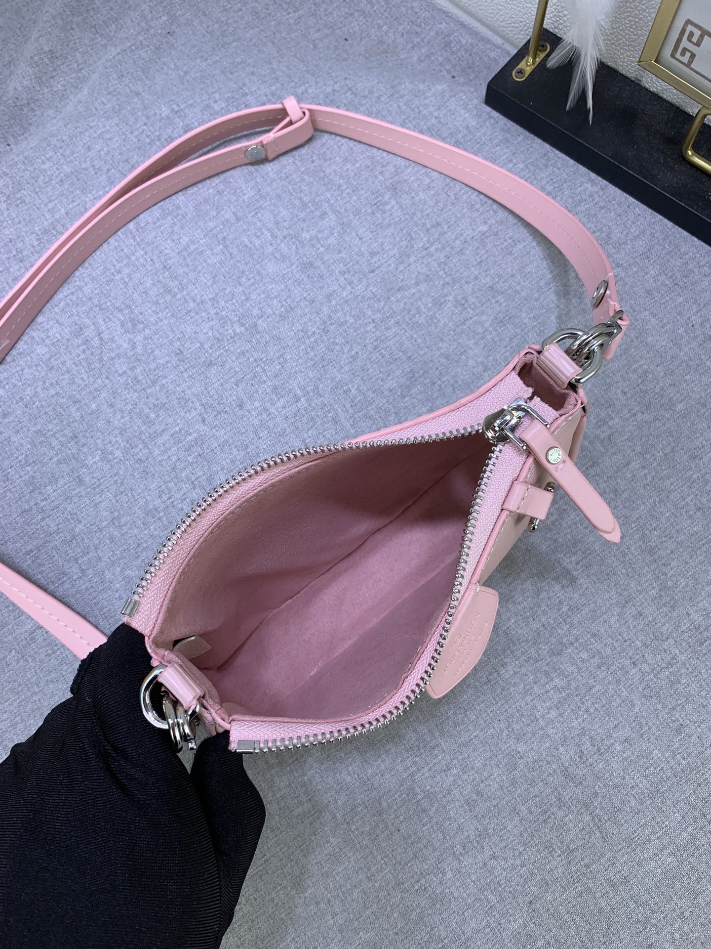 LV Easy Pouch On Strap Pink water ripples M80349 MQ051 19cm