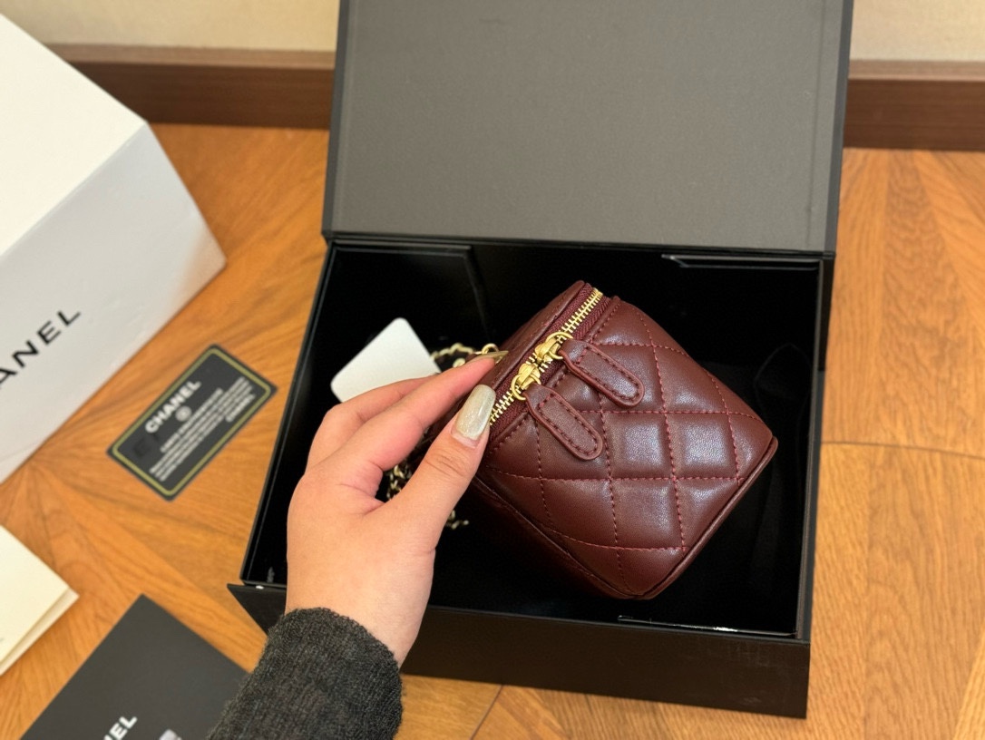 Chanel Handbag 023 DB571 17cm