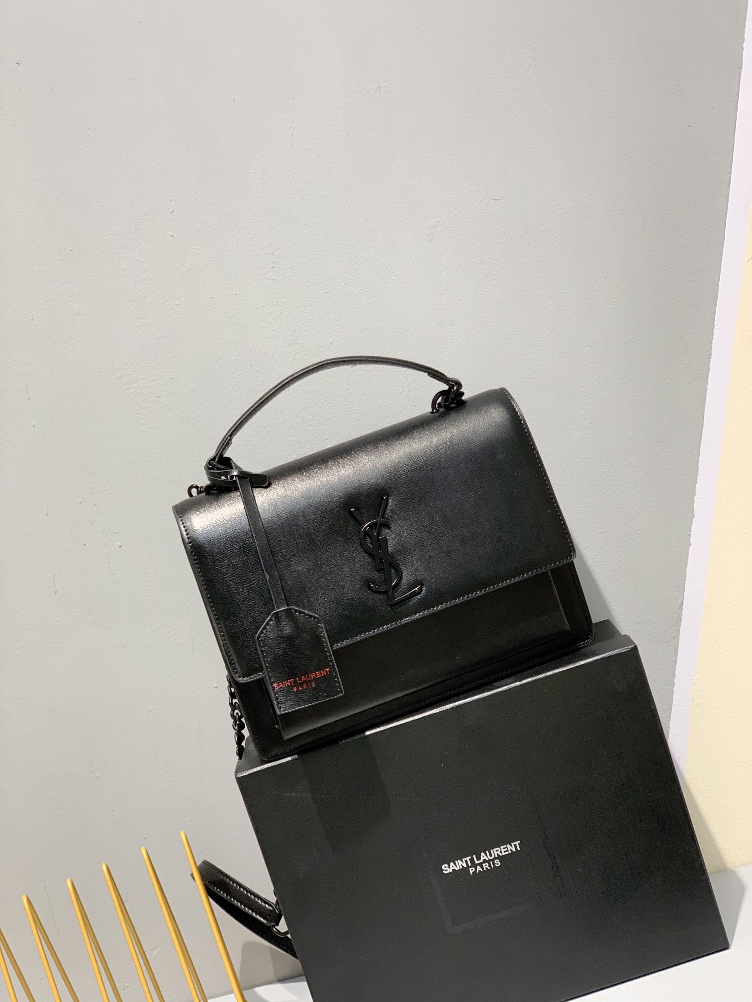 YSL SUNSET MEDIUM TOP HANDLE IN SMOOTH LEATHER 634723 25CM