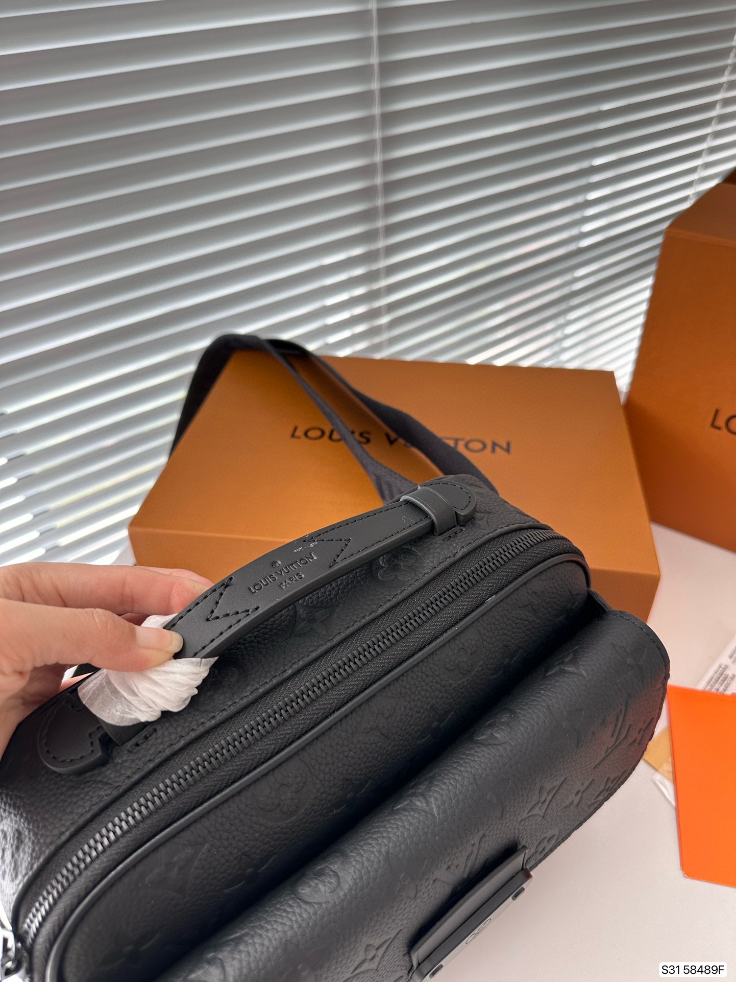 10A + quality LV S Lock Messenger Bag M58489 DB022 24cm