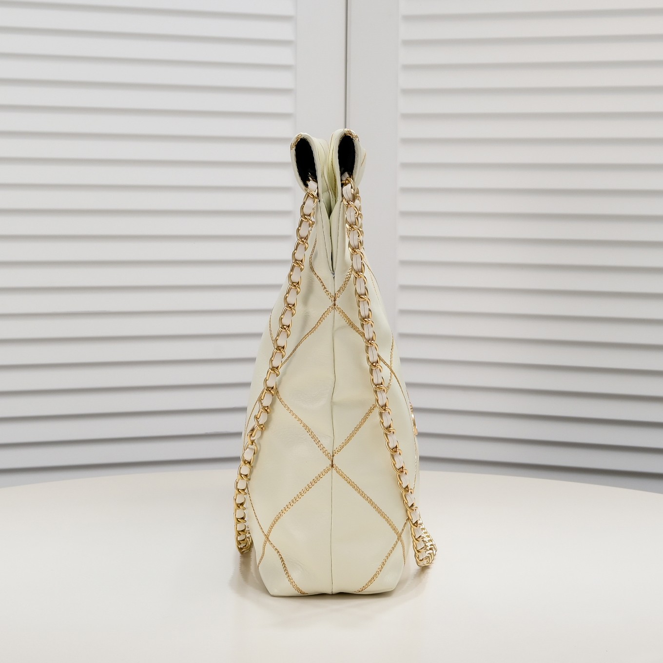 Chanel 22 Bag Pearl Bag Golden Thread Large Shoulder Bag Handbag