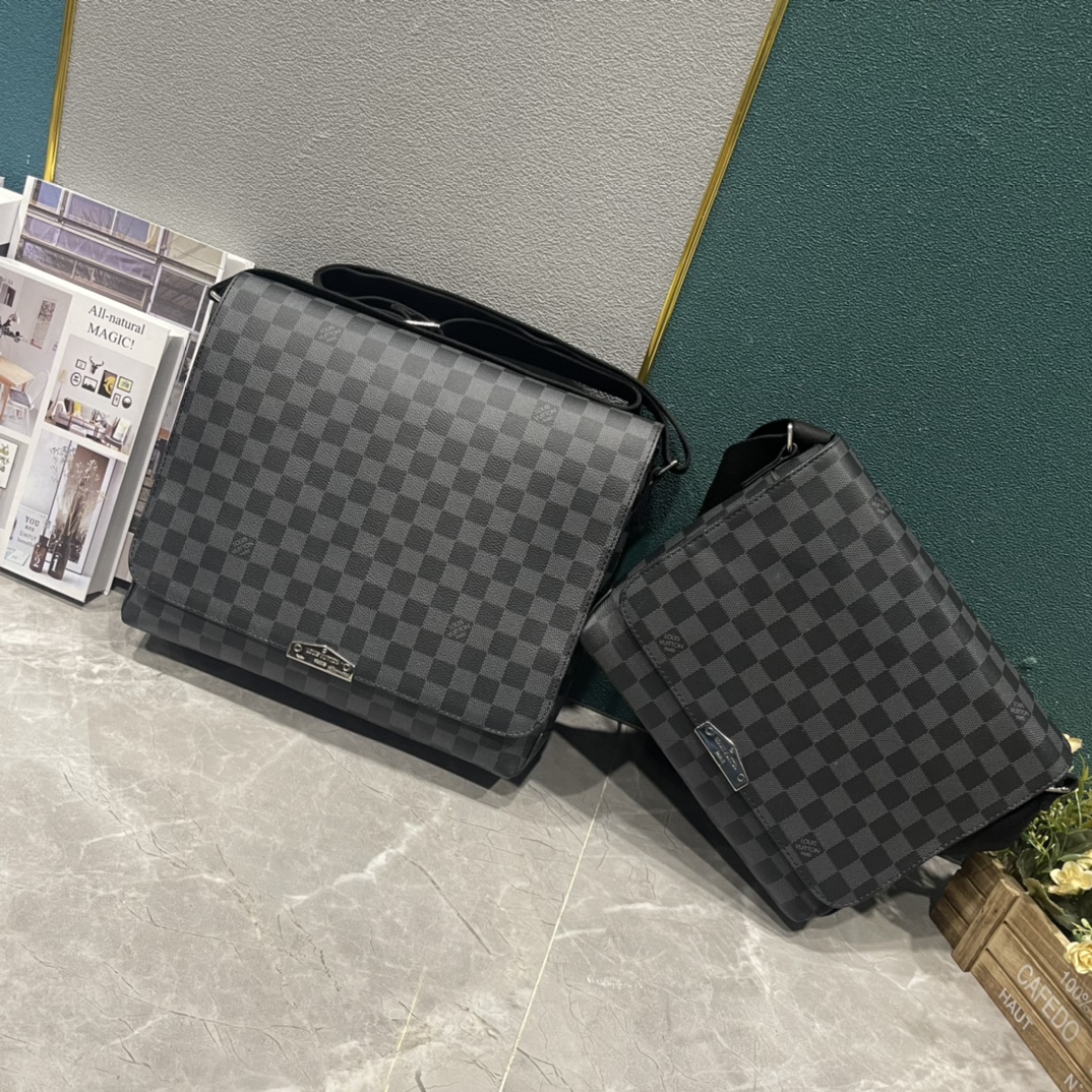 LV District Messenger Bag M40349 LM031041 25-32cm