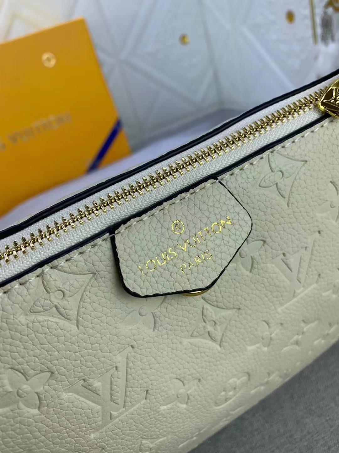 LV Sac Sport Handbag M46610 XX061 27cm