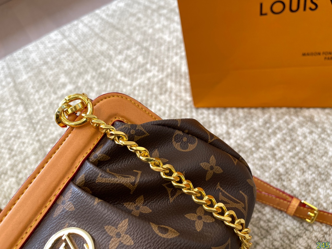 LV East West Bag 017 DB531 21cm