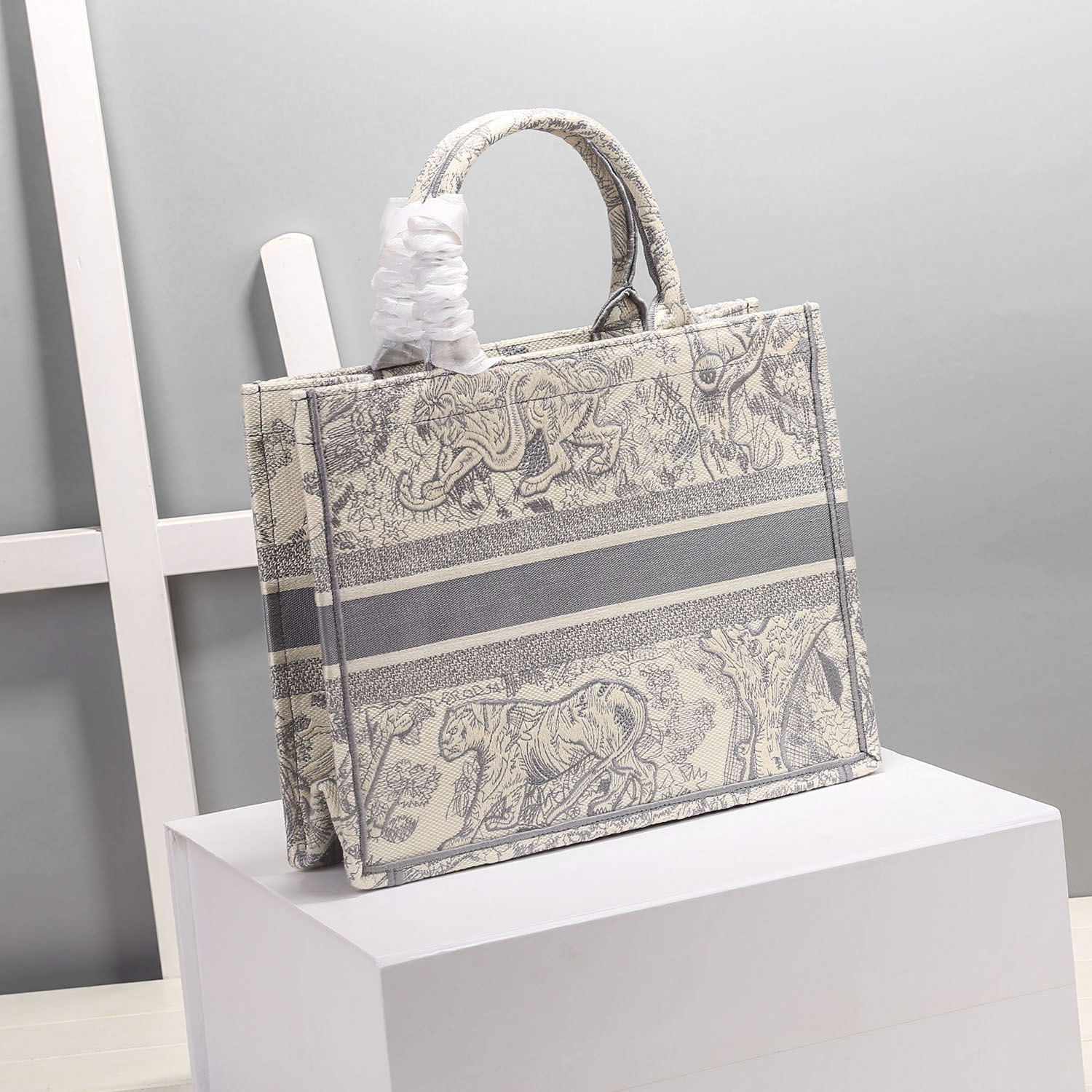 Dior  Bags Grey Tiger πππ’π₯ ππΌπΌπΈ ππΌππ²  (12AReplica)