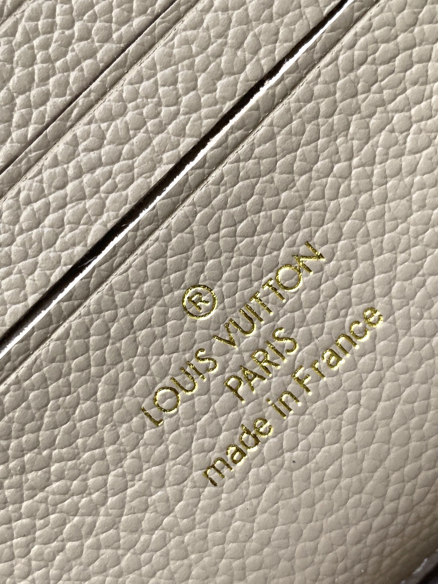 Louis Vuitton 10A Handbag Shoulder Bag Top Mirror Quality Version Wallet on Chain Ivy M82211