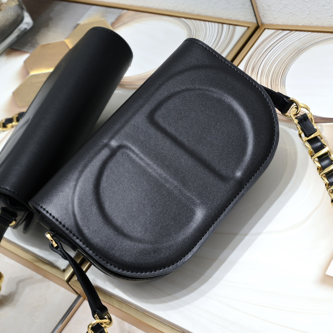 Dior CD Signature Bag With Strap 5777 XB002 21cm