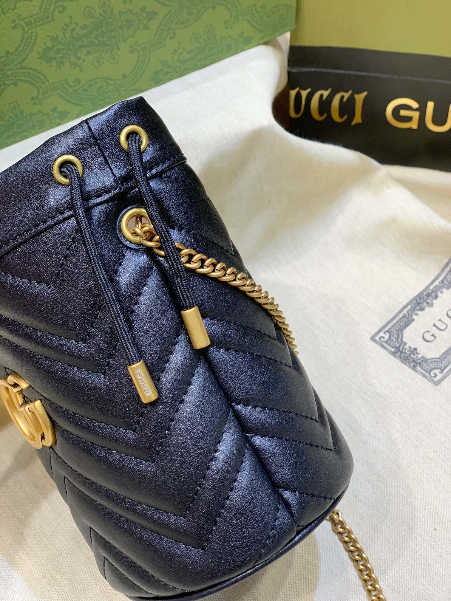 GG Marmont Mini Bucket bag 575163 LM051 19cm