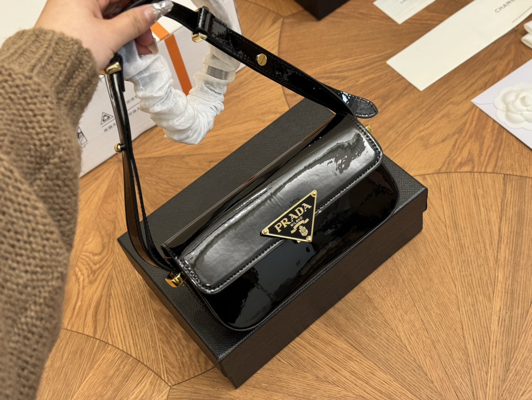 Prada Shoulder Bag 003 DB551 21cm