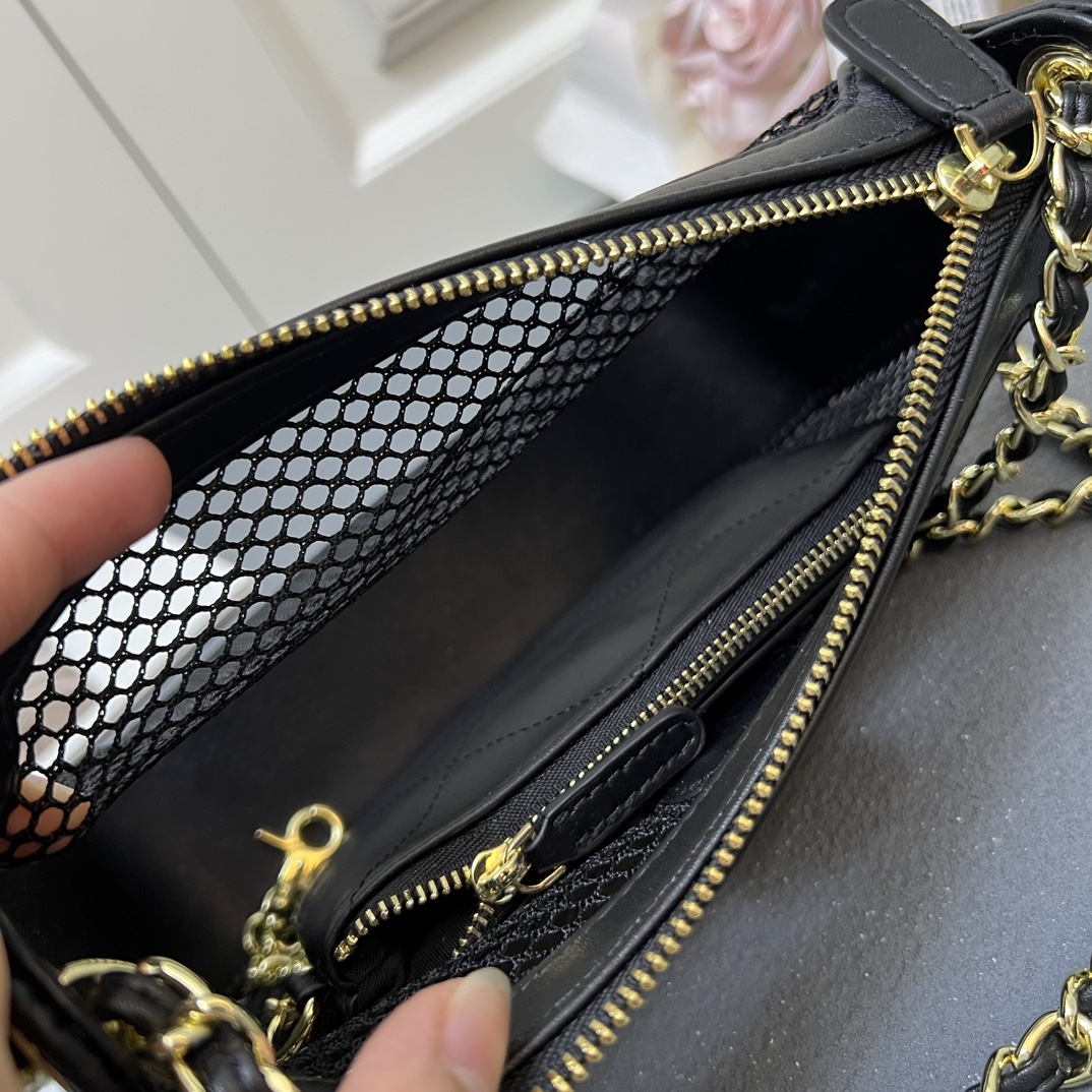 Chanel Cowhide Chain Bag S3229