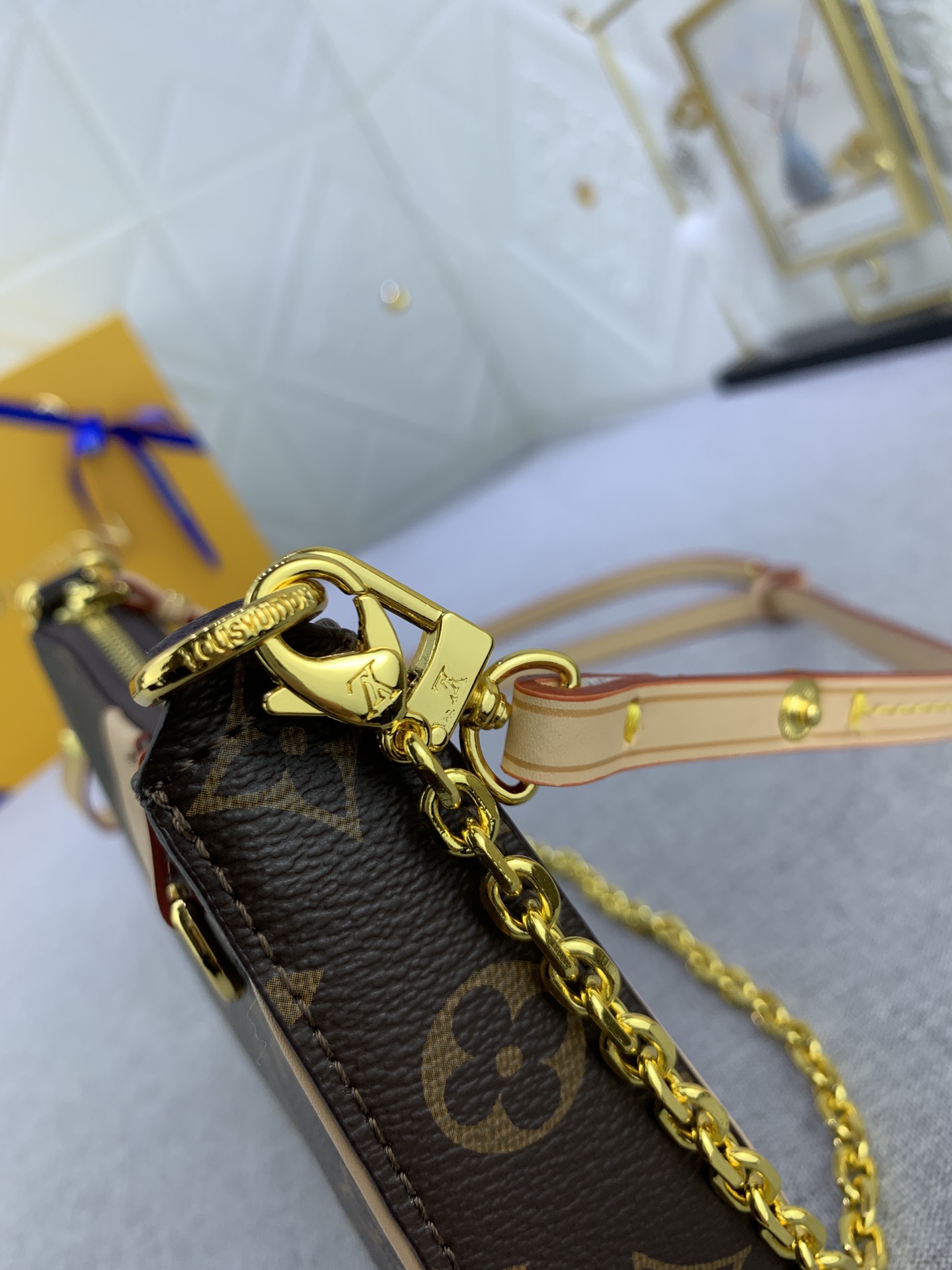 LV Easy Pouch On Strap Brown M80349 MQ051 19cm