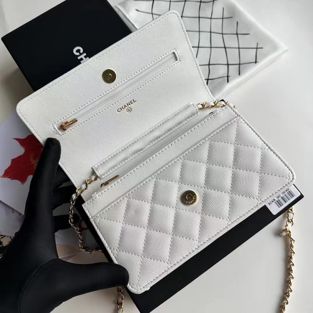 Chanel A33814 White LM531 19cm