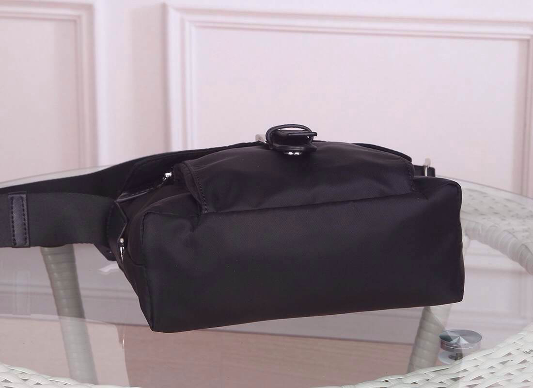 Prada8994HMF011 22*20*10 cm