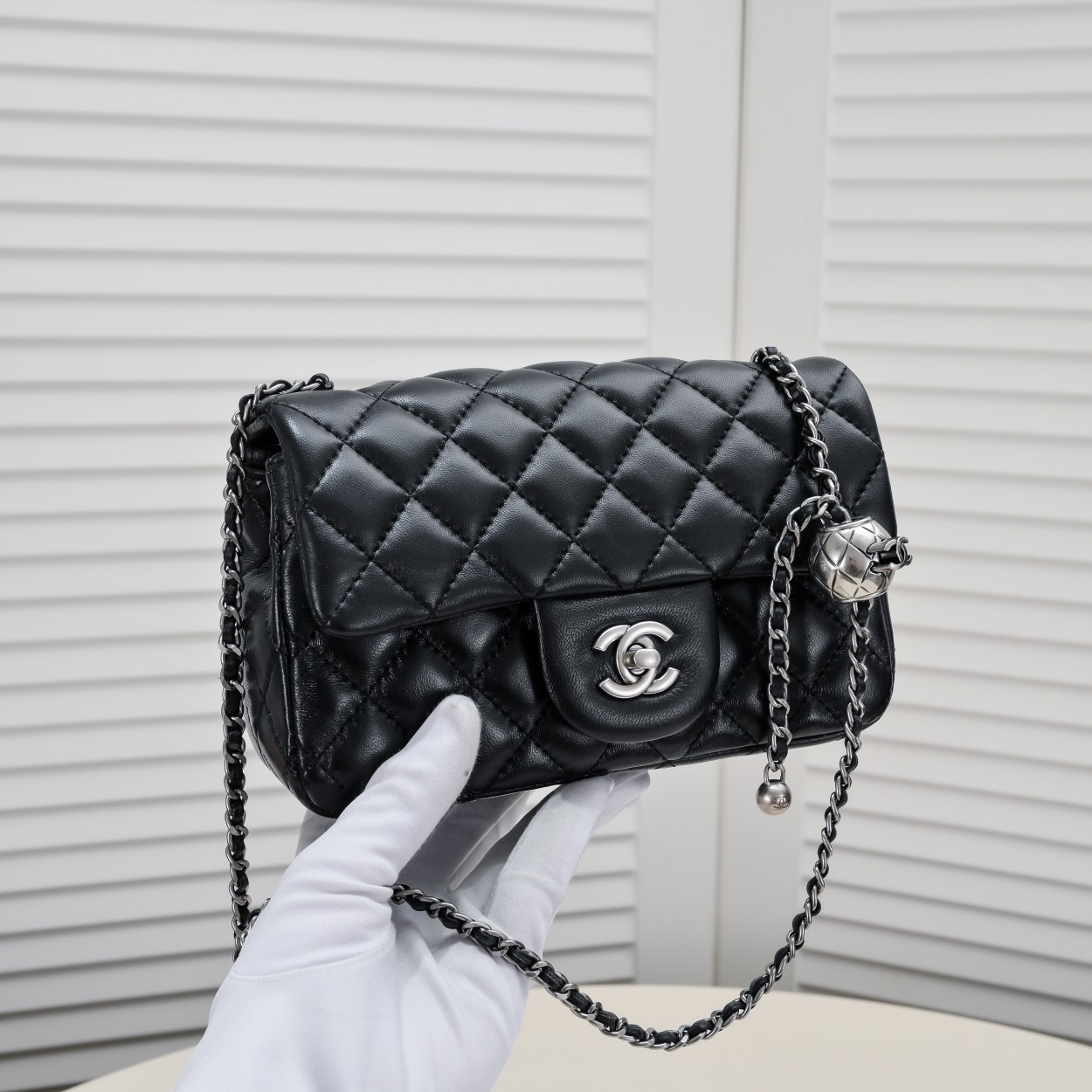 Chanel Cross Body Metal Ball Chain Shoulder Bag Handbag