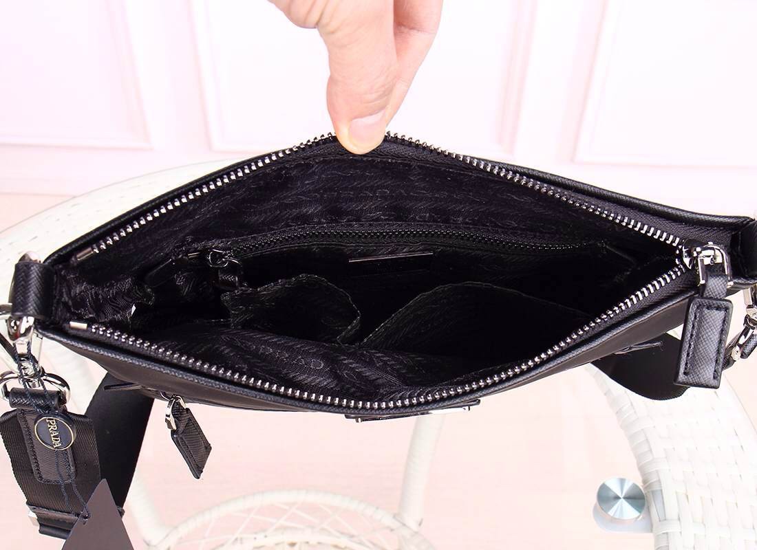 Prada0819HMF011  26*28*1 cm