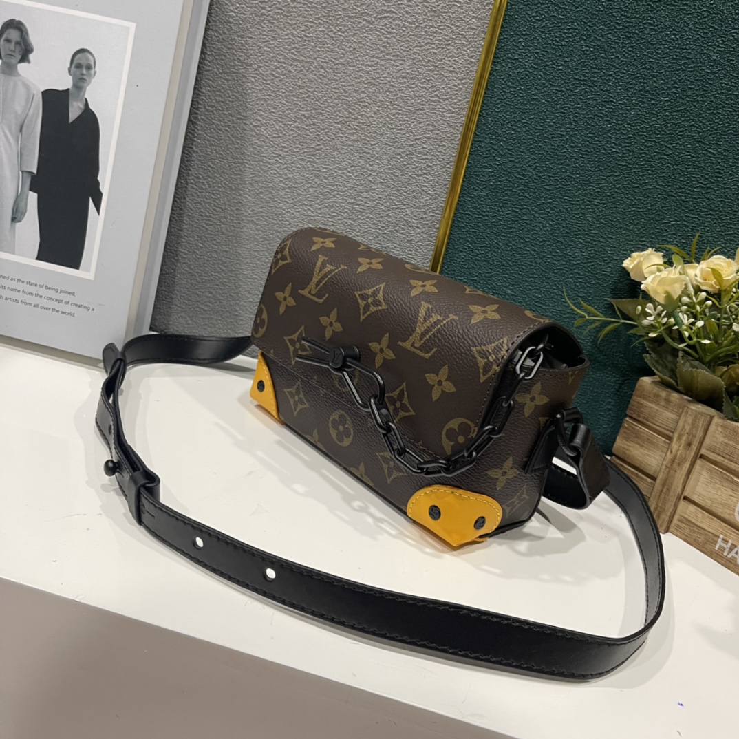 LV Steamer Messenger Bag M82534 LM031 18cm
