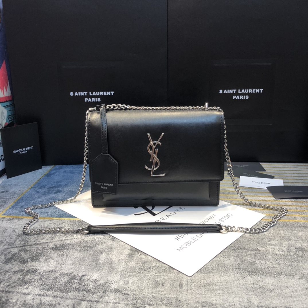 YSL SUNSET MEDIUM CHAIN BAG IN SMOOTH LEATHER