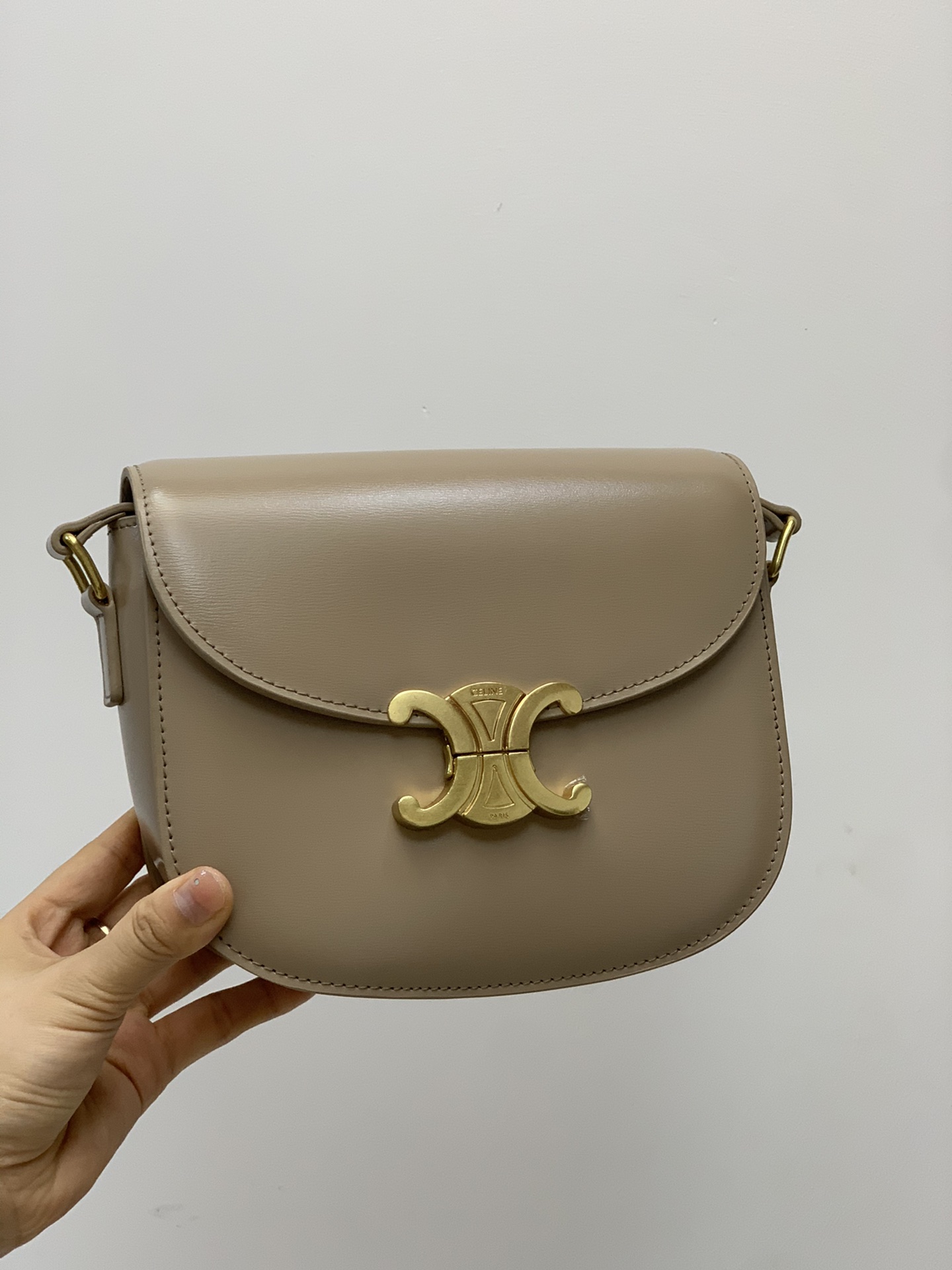 Celine008XX512 19CM