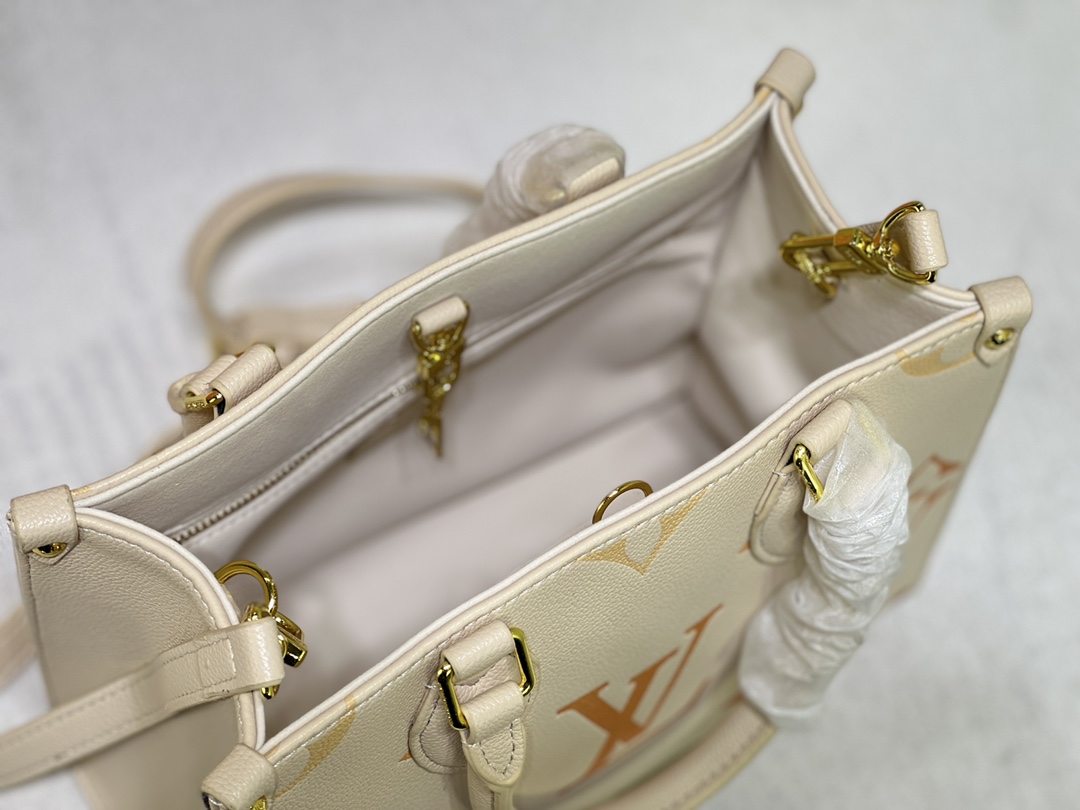 Louis Vuitton ONTHEGO PM