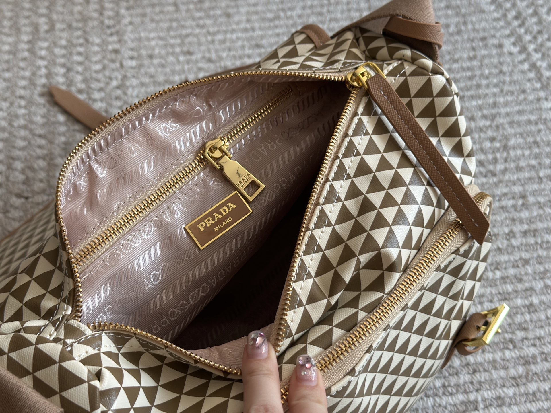 Prada Shoulder Bag 015 DB002 25cm