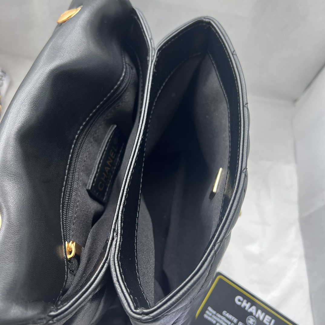 Chanel enameled buckle flap double C handbag