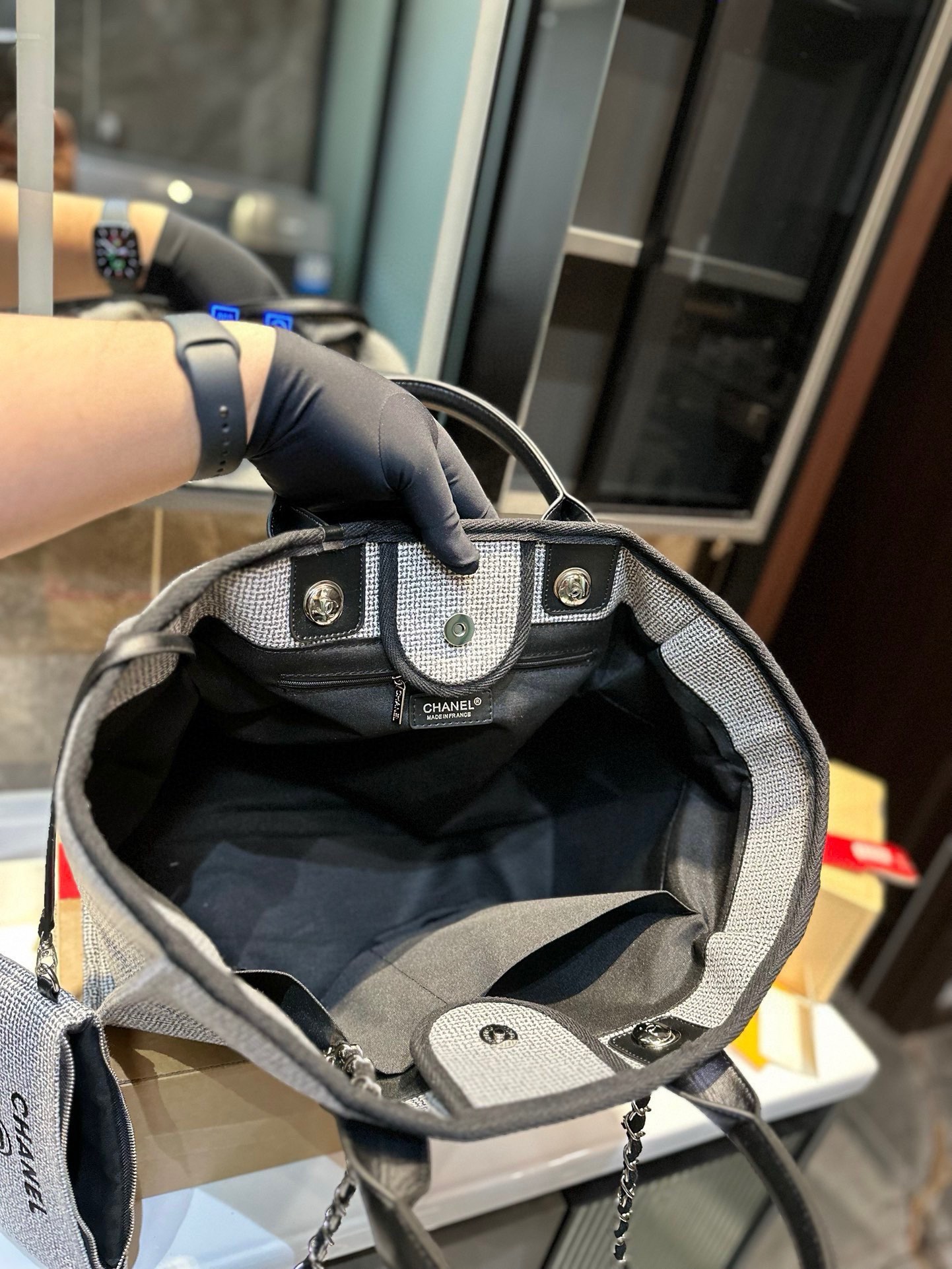 Chanel Shopping Bag 027 DB581 32-37cm