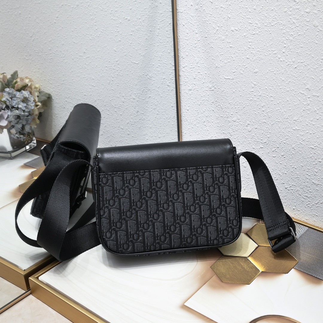 Dior Messenger Bag 4401 LM081 23cm