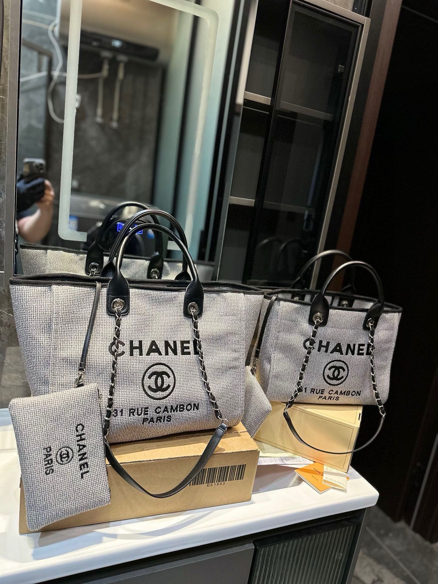 Chanel Shopping Bag 027 DB581 32-37cm