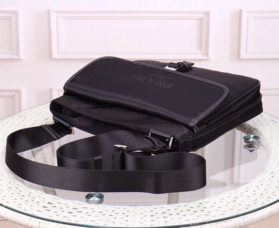 Prada0269HMF041 30*26*6 cm