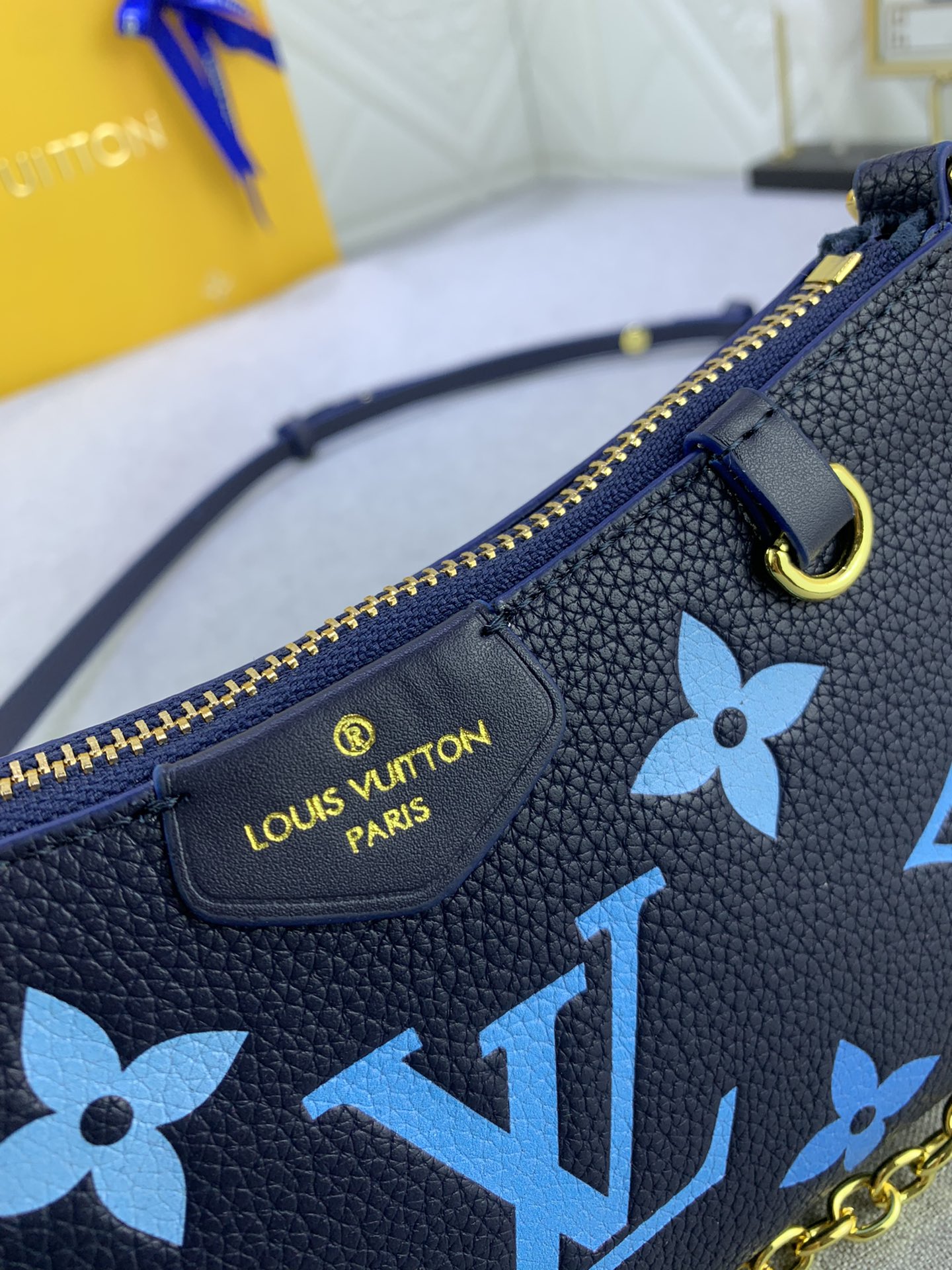 LV Easy Pouch On Strap Blue print M80349 MQ051 19cm