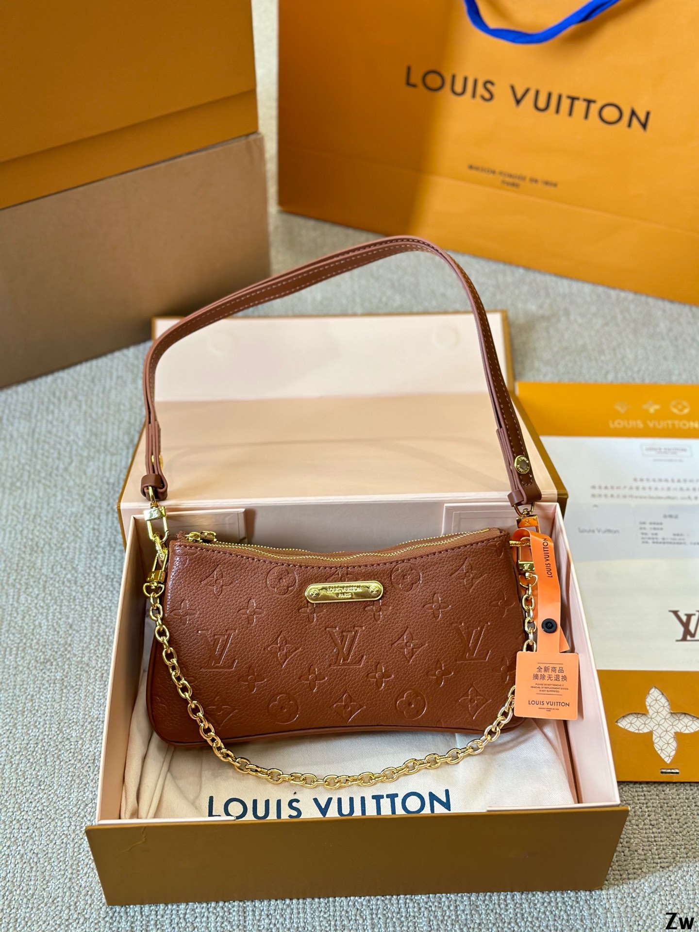 LV Liv pochette SSQ091  24cm