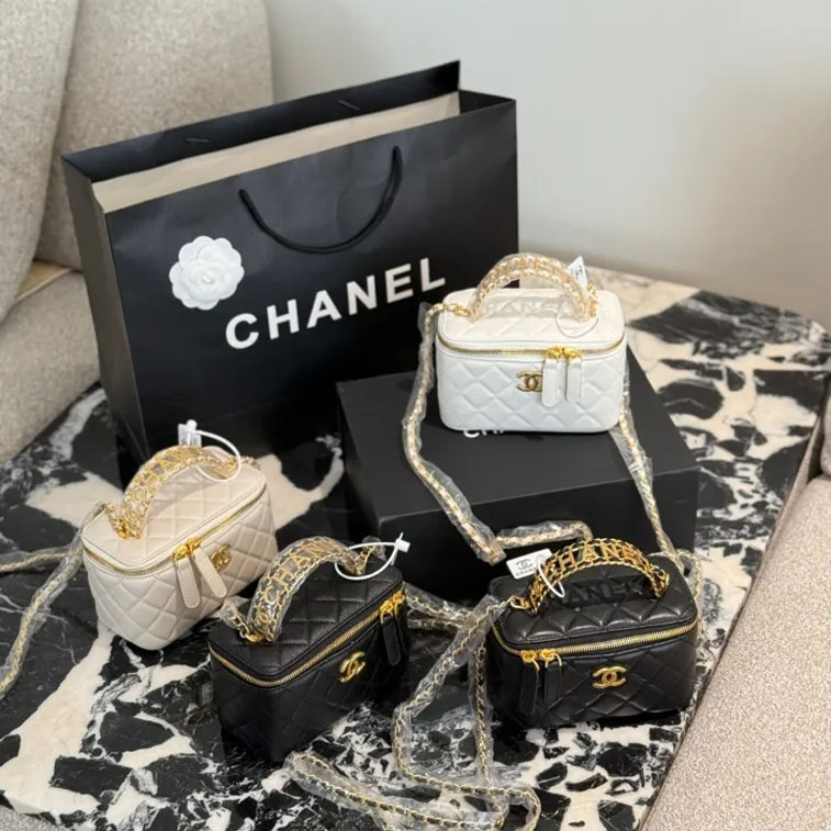 Chanel Handbag 047 DB061 19cm
