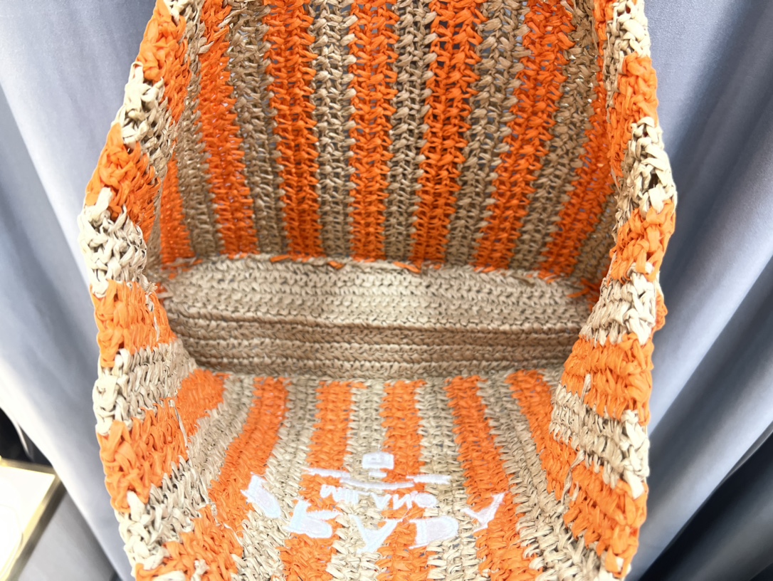 Prada 392 Orange LM051 40cm