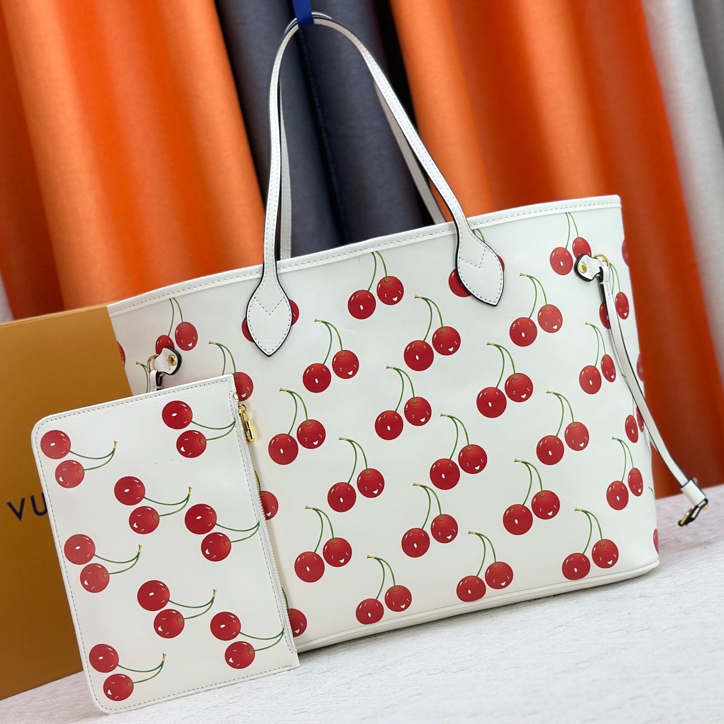 Louis Vuitton Neverfull Medium Handbag M13758 M14210  M45686  M46649 M58907 M46329 M21579 M45685 M46676 M40995