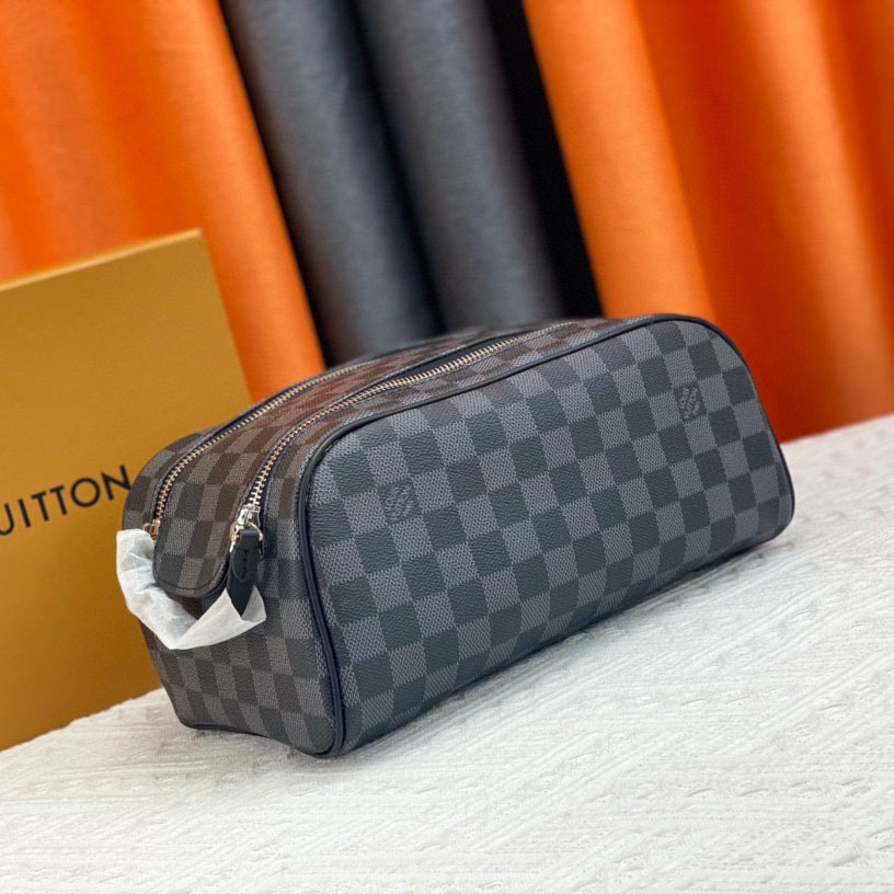 Louis Vuitton LV  Cosmetics Pouch Toiletry Bag Leather Handbag  Shoulder Bag(Replica)