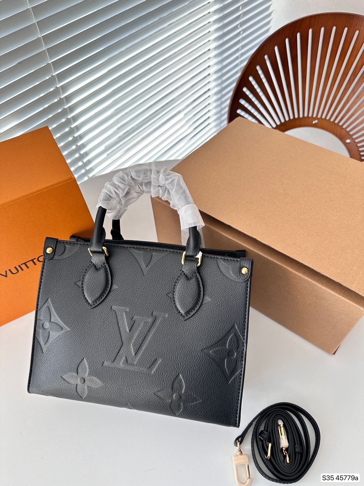 LV onthego Bag 45779 DB042 25cm