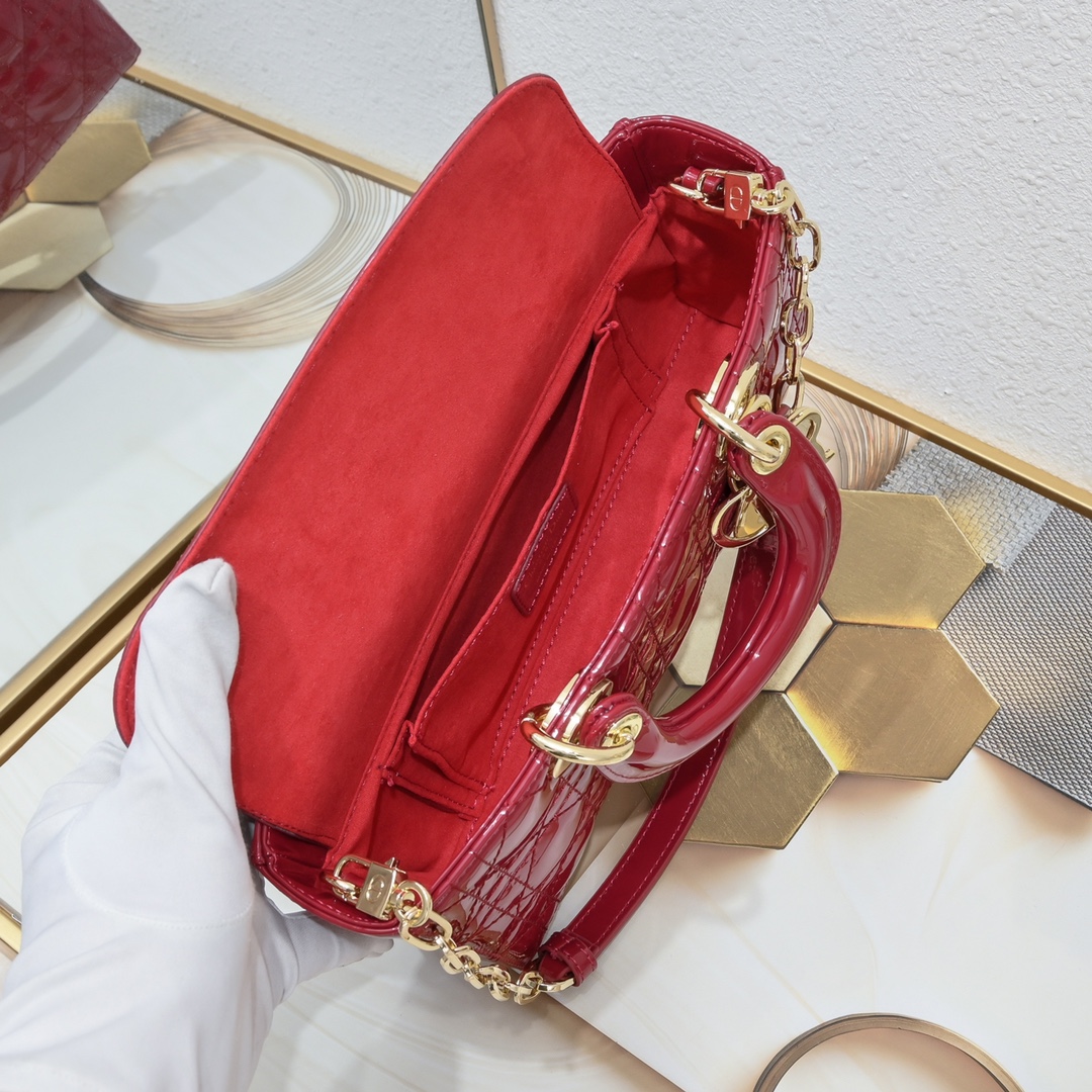 Medium Lady D-Joy bag Red patent leather CD0540 XB002 26cm